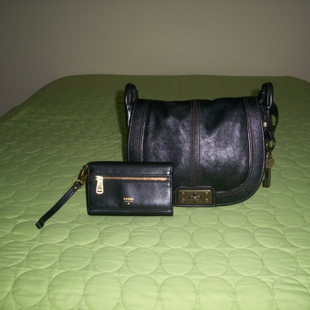 Fossil Black Flap Crossbody Leather Bag with Wristlet/Wallet